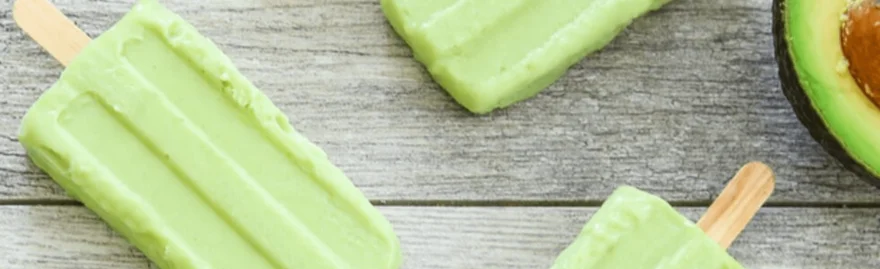 Avokádó popsa Matcha teával