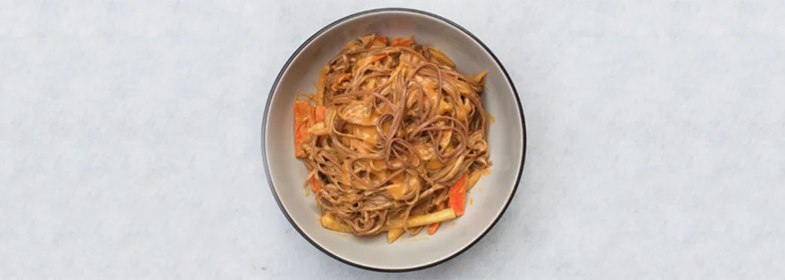 Soba tészta miso-mogyoró szósszal