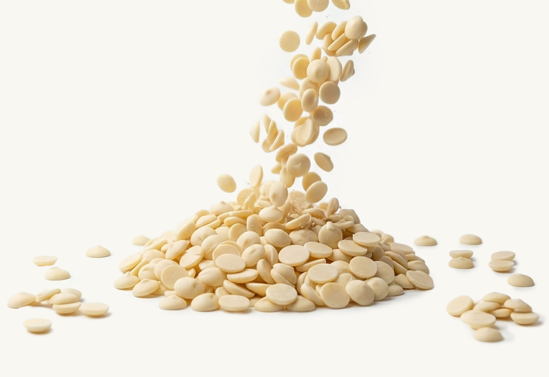 Ketchupos üveg és paradicsomok