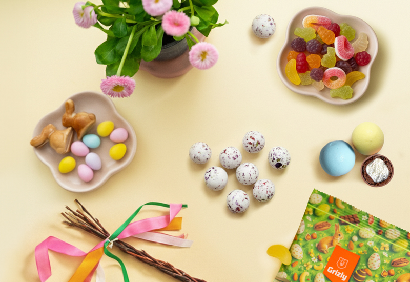 Ketchupos üveg és paradicsomok