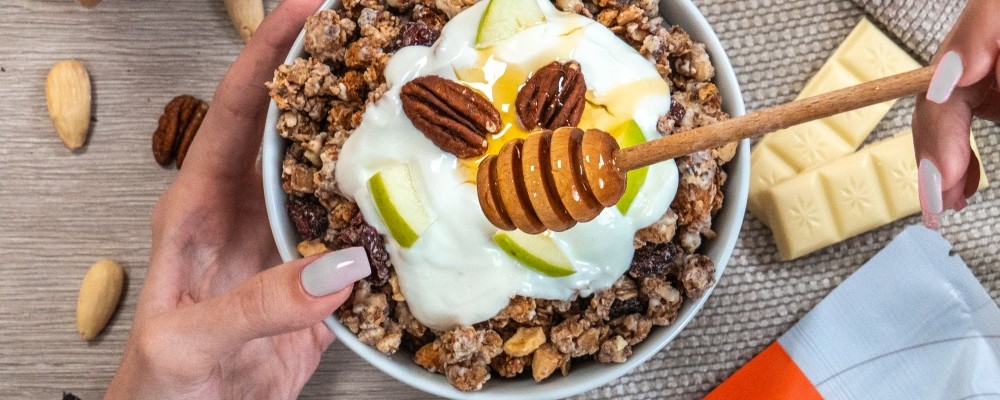 Almás, fahéjas és fehér csokoládés granola Grizly