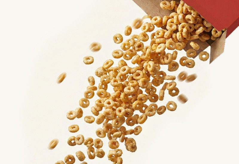 Ketchup üveg és paradicsom