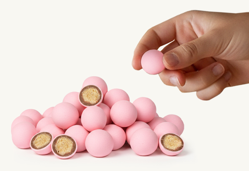 Ketchupos üveg és paradicsomok