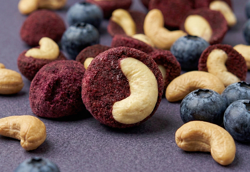 Ketchupos üveg és paradicsomok