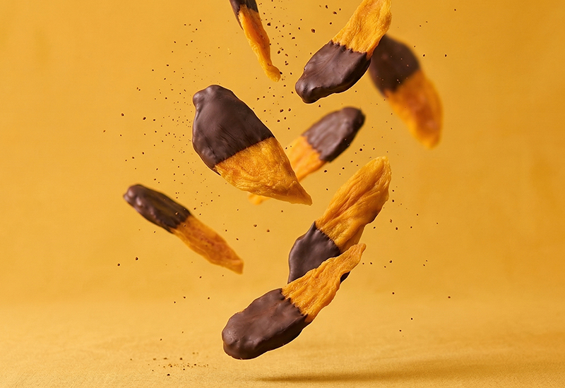 Ketchupos üveg és paradicsomok