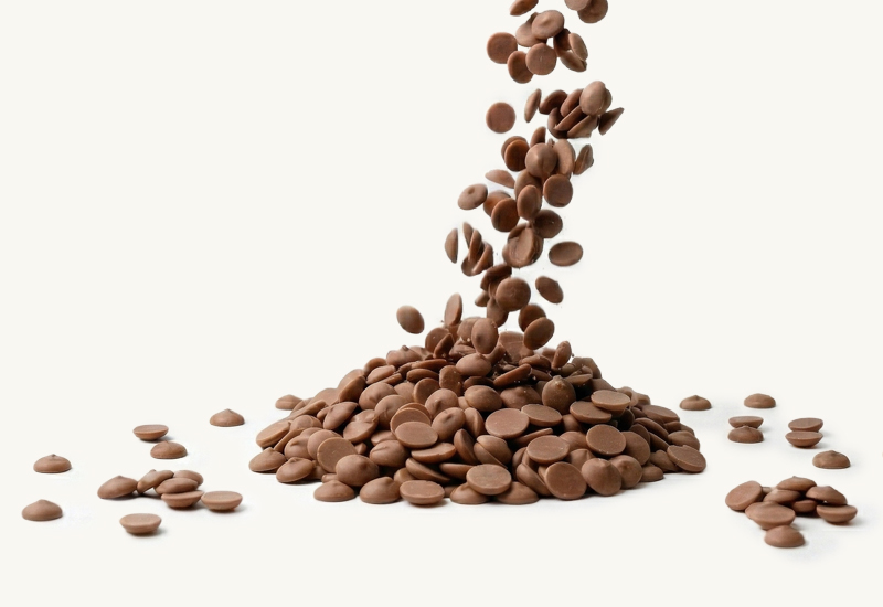 Ketchupos üveg és paradicsom