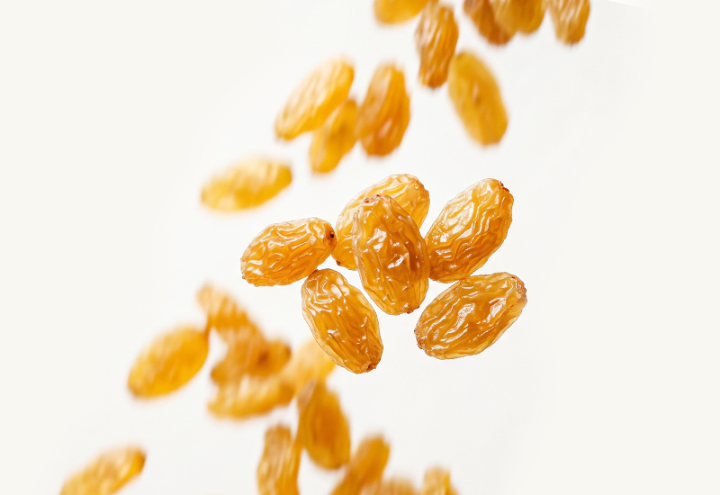 Ketchupos üveg és paradicsomok