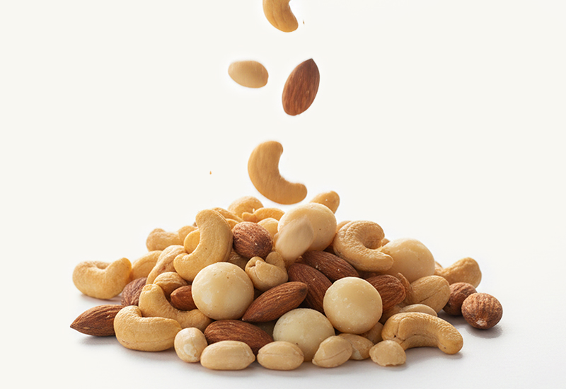 Ketchupflaska és paradicsomok