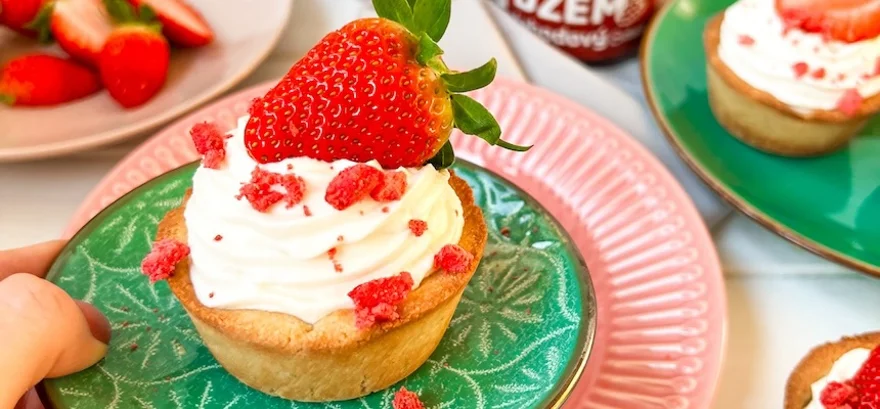 Recept mandulalisztből – eper tortácskák