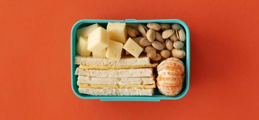 Egészséges gyors nasi iskolába vagy munkába