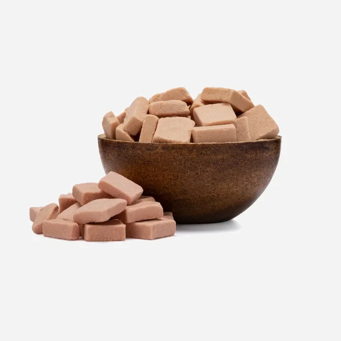 Fagyasztva szárított banán-epres turmix kockák