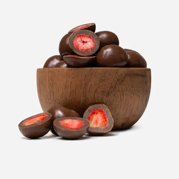 Fagyasztva szárított eper tejcsokoládéban