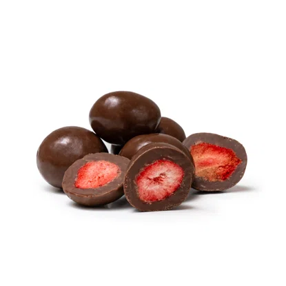 Fagyasztva szárított eper tejcsokoládéban