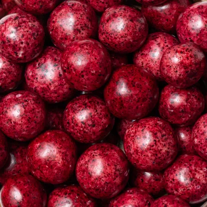 Fagyasztva szárított ribizli  fehér csokoládéban