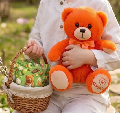 Gyerek húsvéti csomag plüss mackóval és válogatott finomságokkal