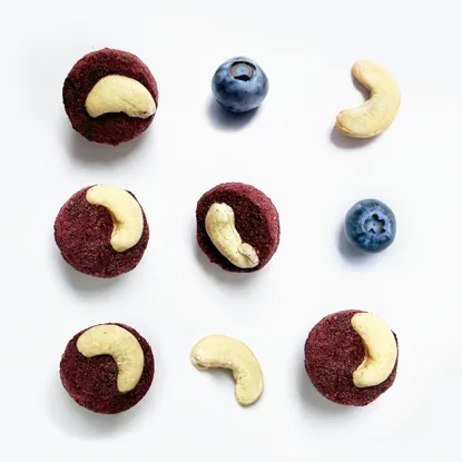 Liofilizált áfonyás kosárkák kesudióval