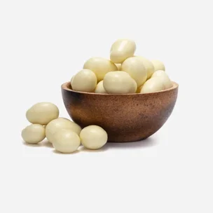 Mandula fehér csokoládéban tojáslikőr ízesítéssel  ​